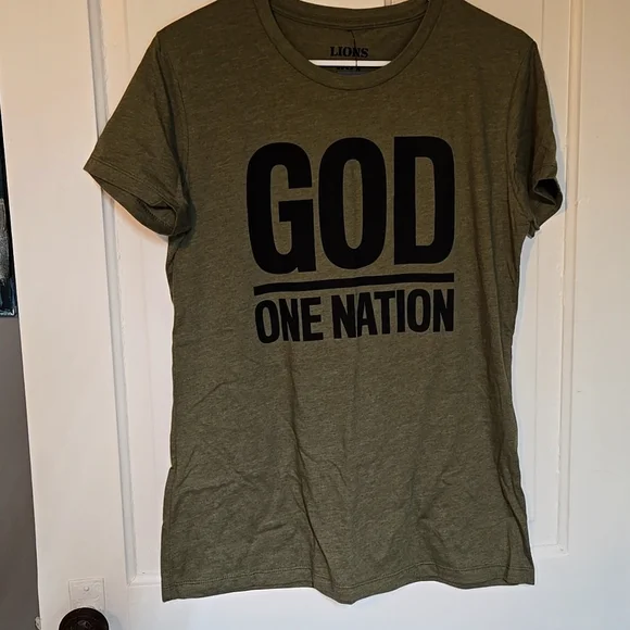 NWT LIONS NOT SHEEP TSHIRT! - Picture 1 of 6